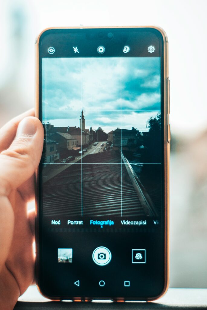 Geotagged photo revealing exact location Map showing GPS location from photo geotag